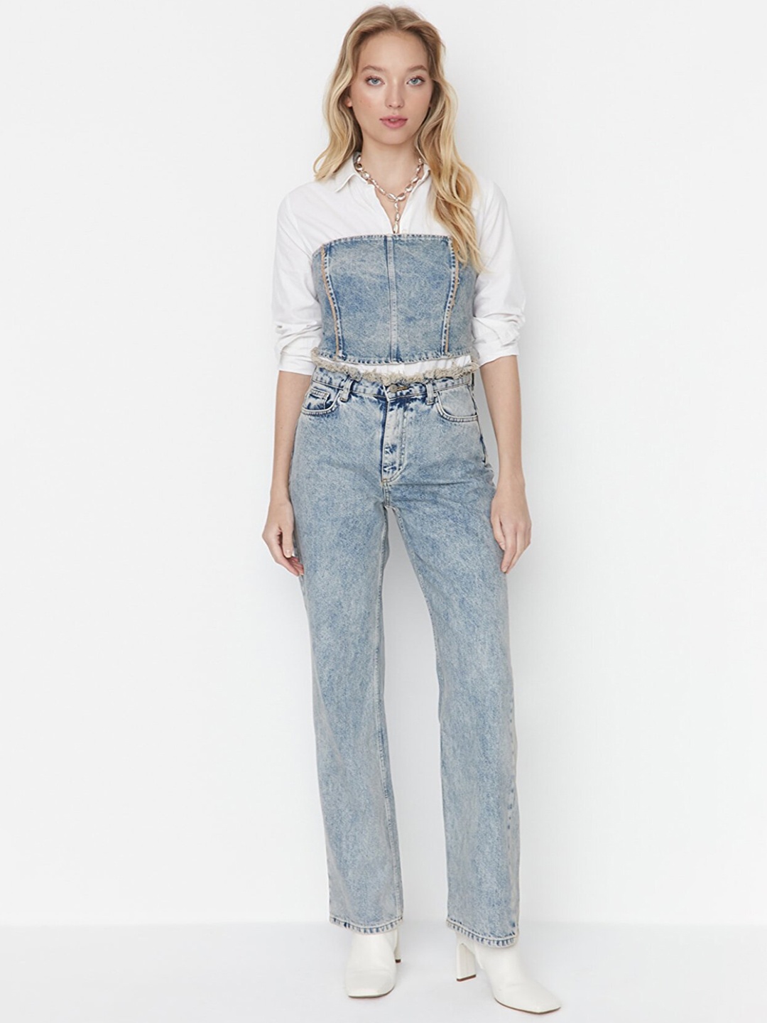 

Trendyol Women Blue Straight Fit Heavy Fade Cotton Jeans