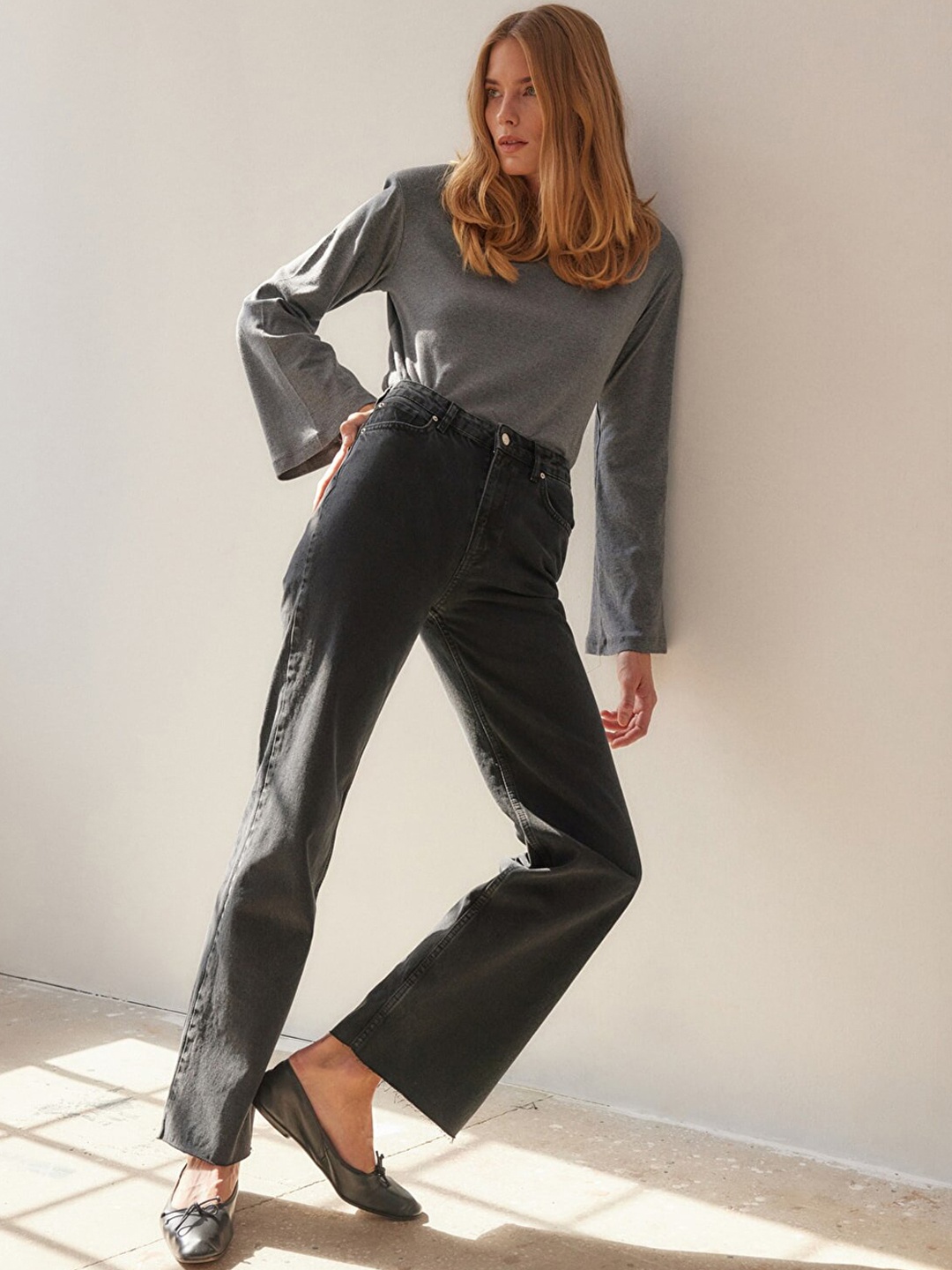 

Trendyol Women Black Straight Fit Cotton Jeans