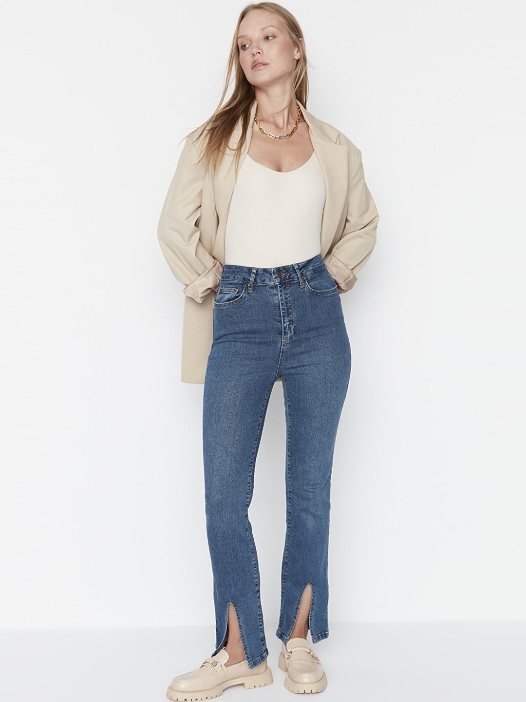 

Trendyol Women Blue Straight Fit Jeans