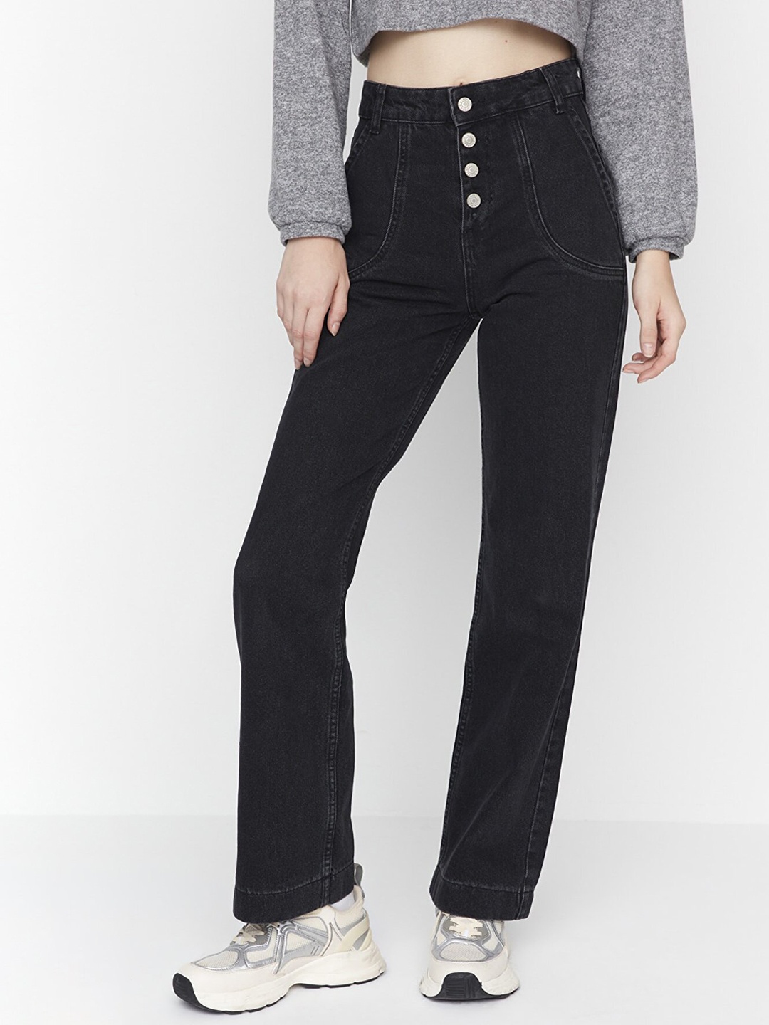 

Trendyol Women Black Straight Fit Jeans