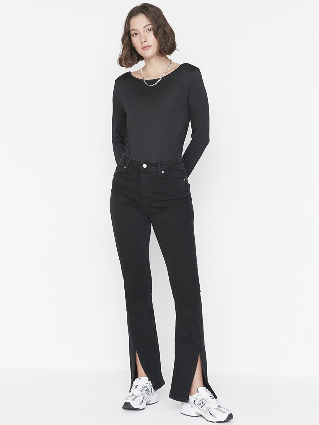 

Trendyol Women Black Clean Look Bottom Slit Pure Cotton Jeans
