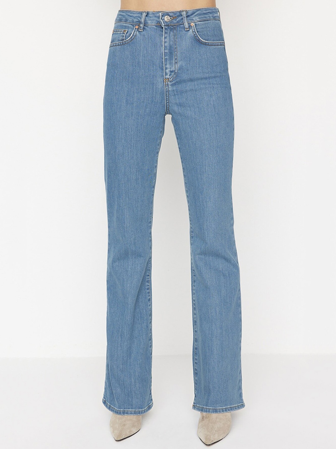 

Trendyol Women Blue Light Shade Clean Look Pure Cotton Jeans