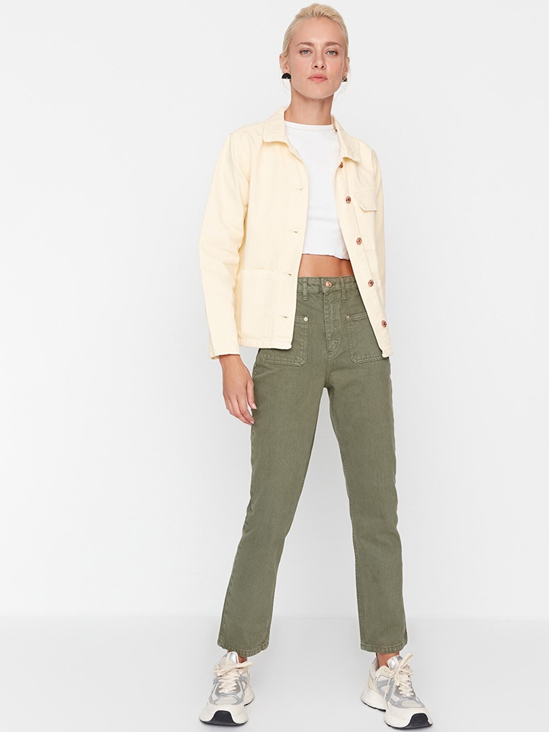 

Trendyol Women Clean Look Colored Pure Cotton Jeans, Khaki