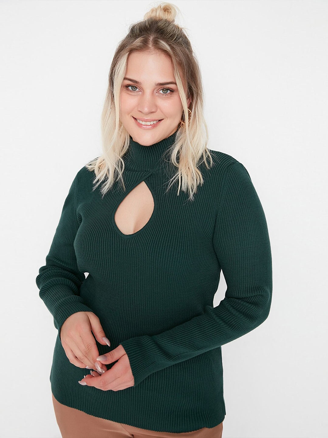 

Trendyol Women Green Ribbed Pullover