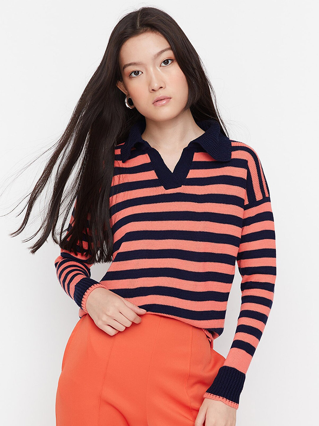 

Trendyol Women Navy Blue & Peach-Coloured Striped Pullover
