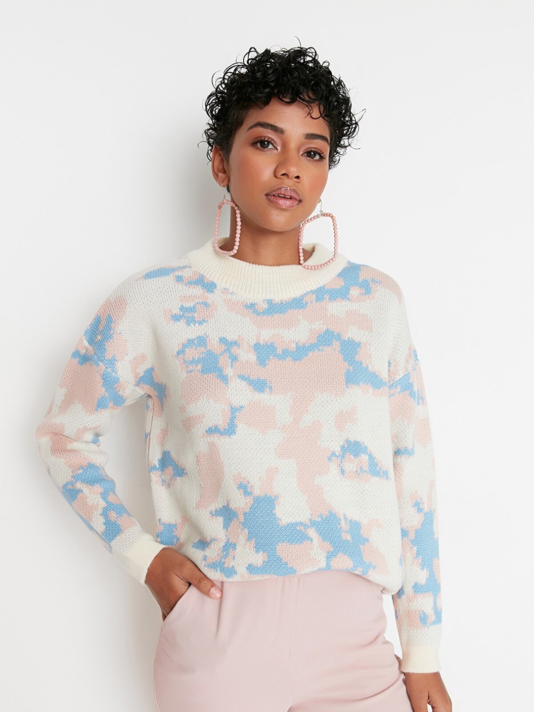 

Trendyol Women Off White & Pink Printed Pullover