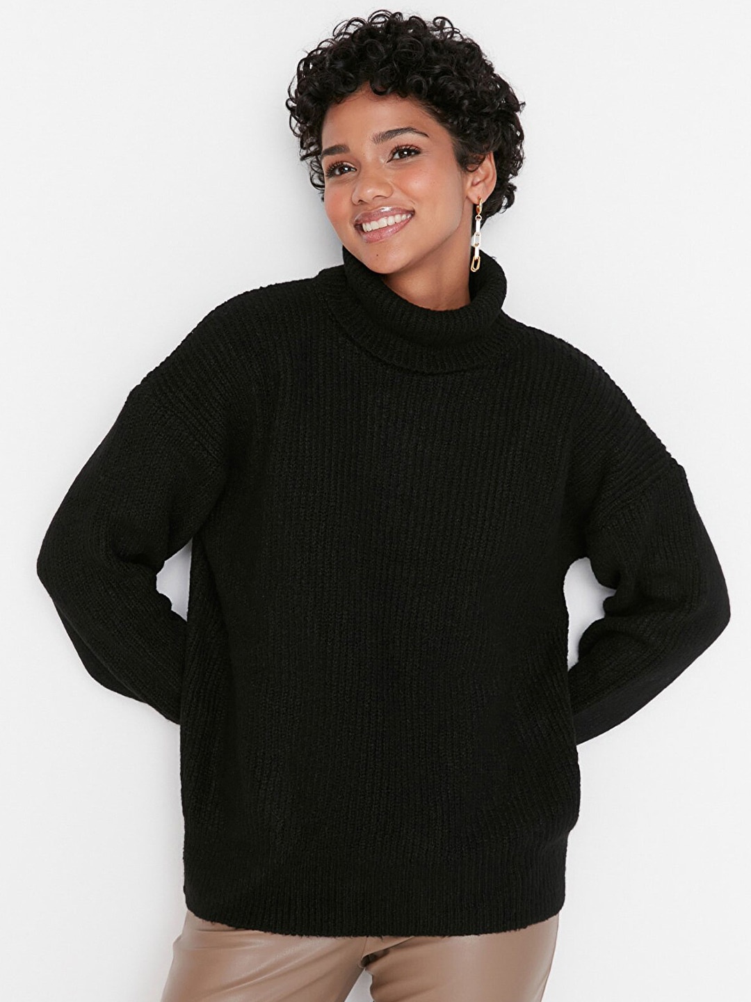 

Trendyol Women Black Solid Turtle Neck Pullover