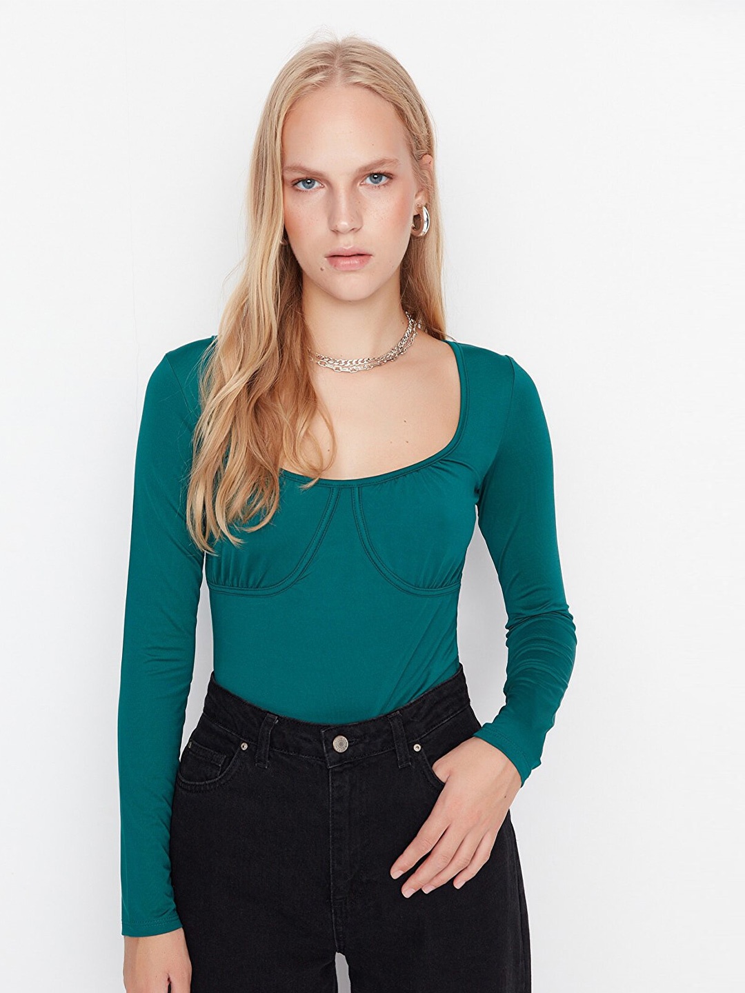 

Trendyol Woman Solid Scoop Neck Top, Green