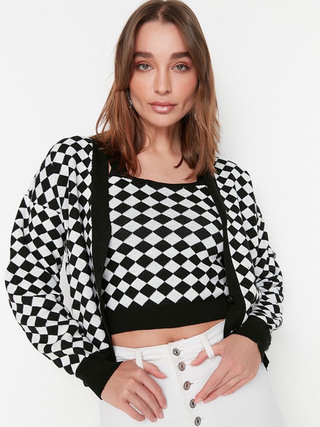 

Trendyol Black & White Geometric Print Crop Top