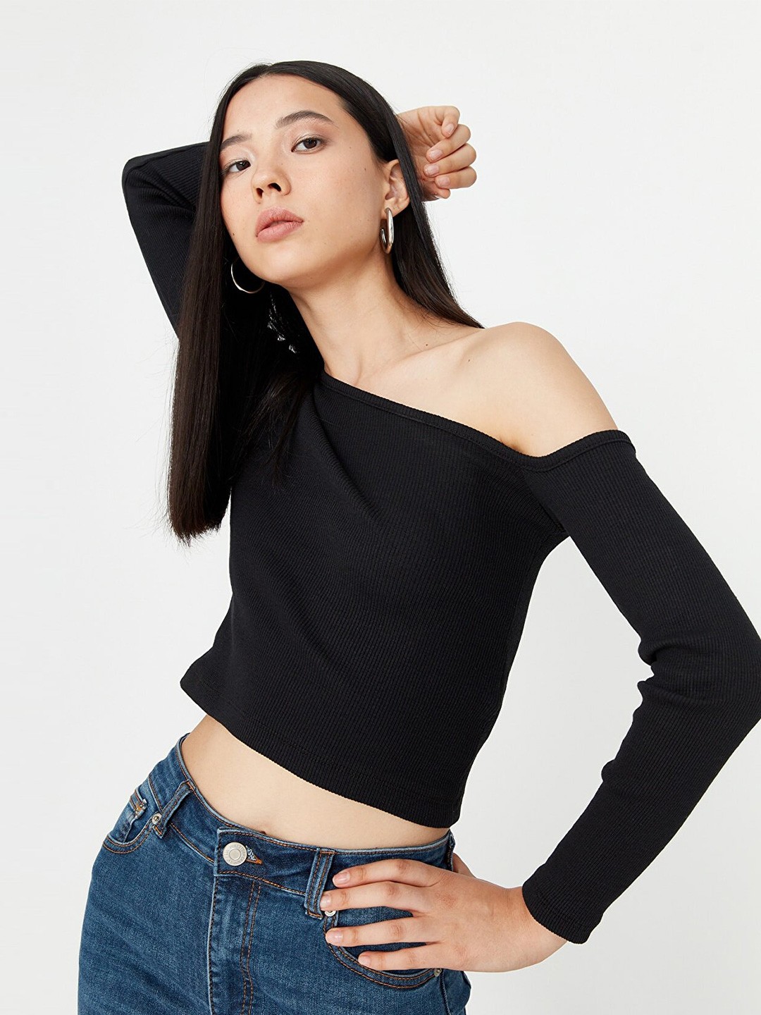 

Trendyol Women Black One Shoulder Crop Top
