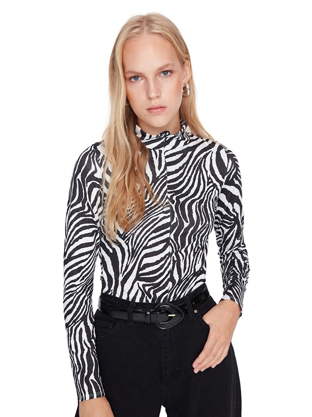 

Trendyol Women Black & White Animal Print Top