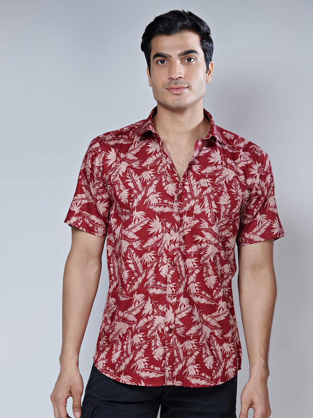 

MARK & ALBERT Men Red Classic Slim Fit Floral Printed Casual Shirt