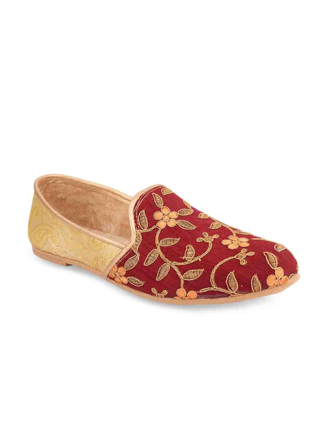 

DESI COLOUR Men Maroon Printed Synthetic Loafers