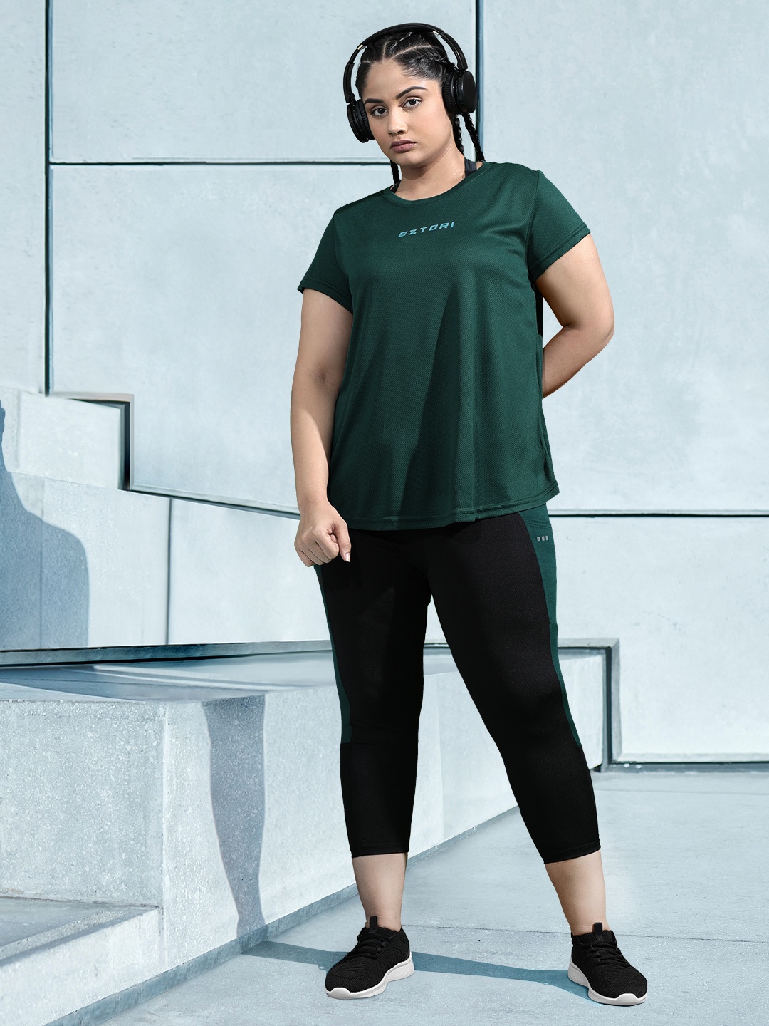 

Sztori Plus Size Brand Logo Printed Round Neck Sports T-shirt, Teal
