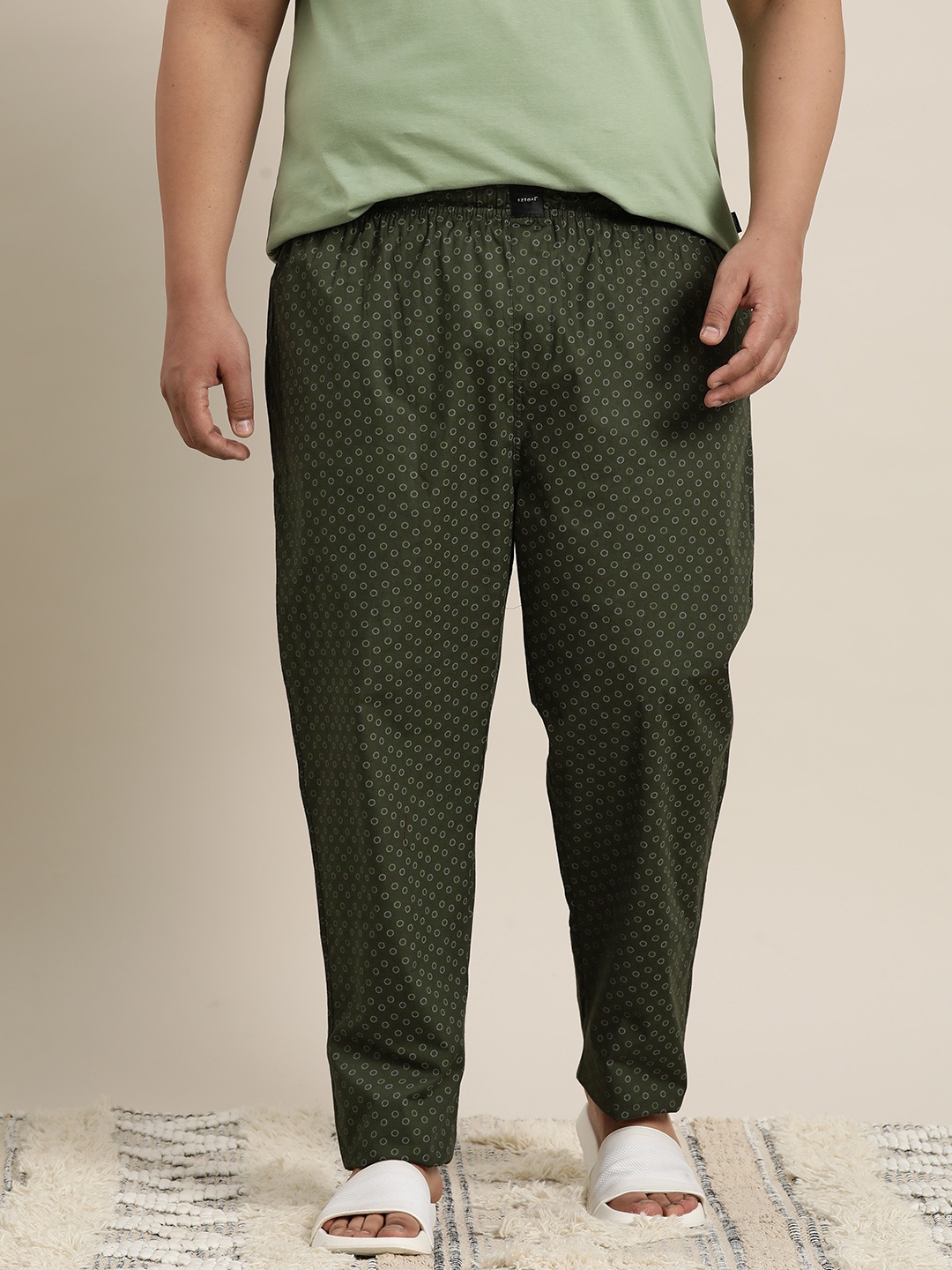 

Sztori Men Plus Size Pure Cotton Printed Lounge Pants, Olive