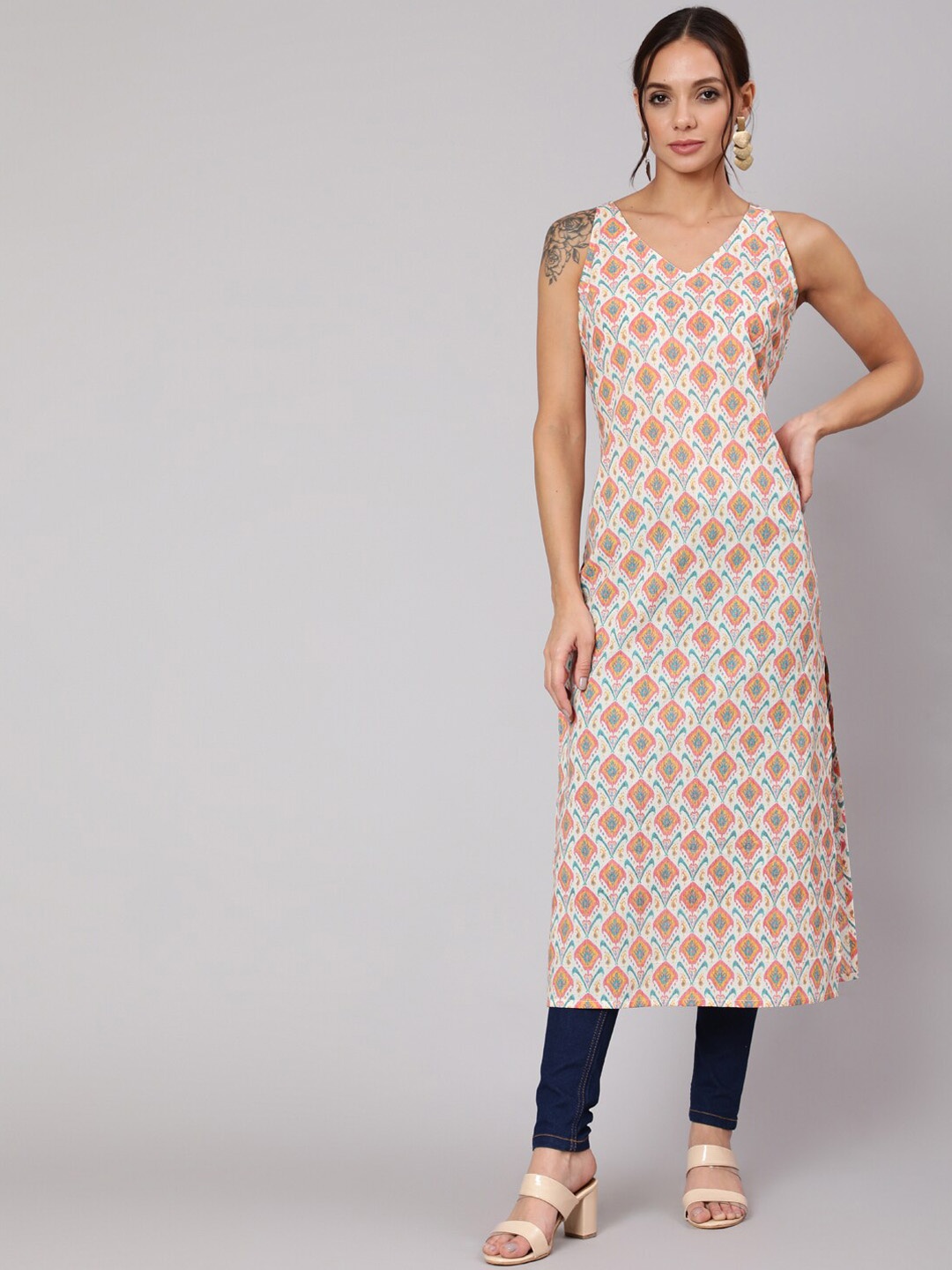 

Nayo V-Neck Ethnic Motifs Printed Cotton Kurta, White