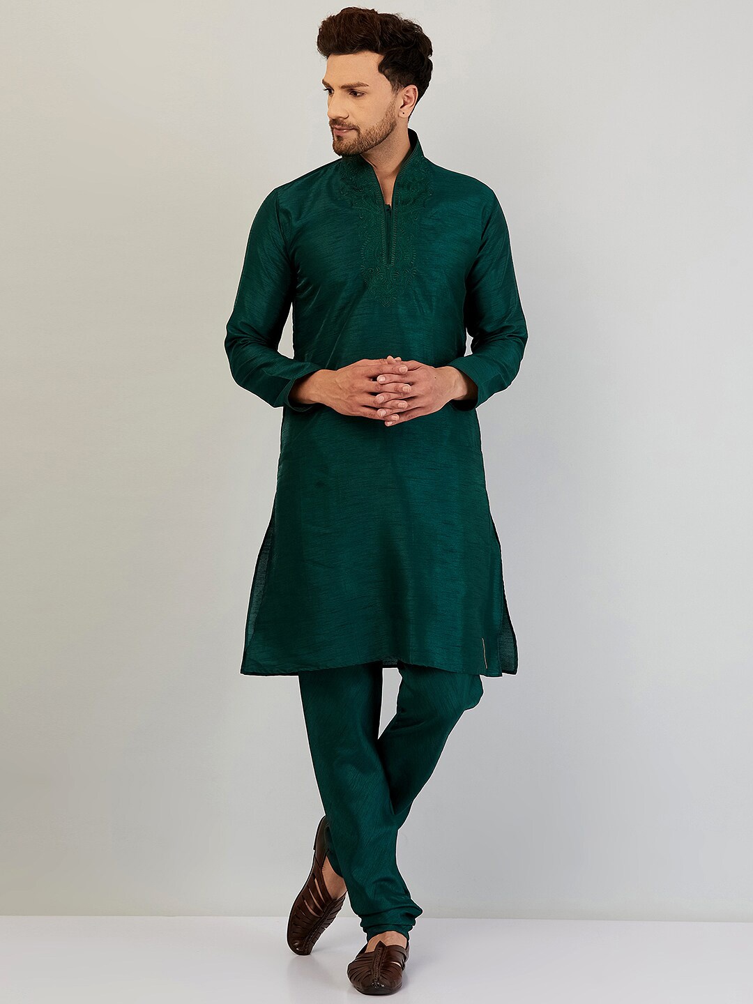 

Armaan Ethnic Men Green Ethnic Embroidered Thread Work Kurta with Churidar