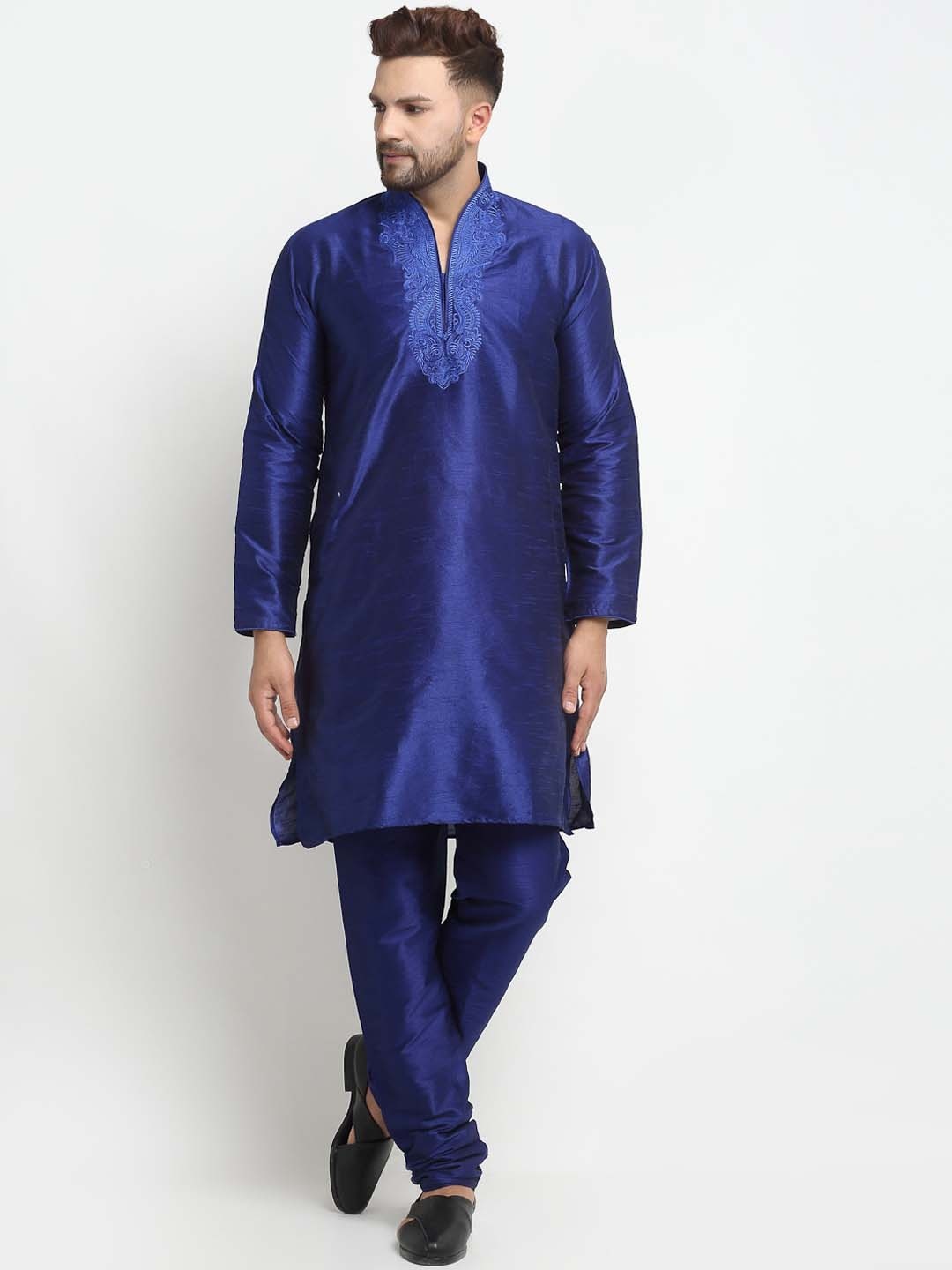 

Armaan Ethnic Men Blue Ethnic Embroidered Thread Work Kurta with Churidar