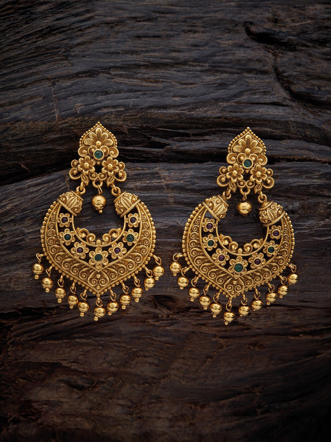 

Kushal's Fashion Jewellery Green & Gold-Plated Circular Chandbalis Earrings