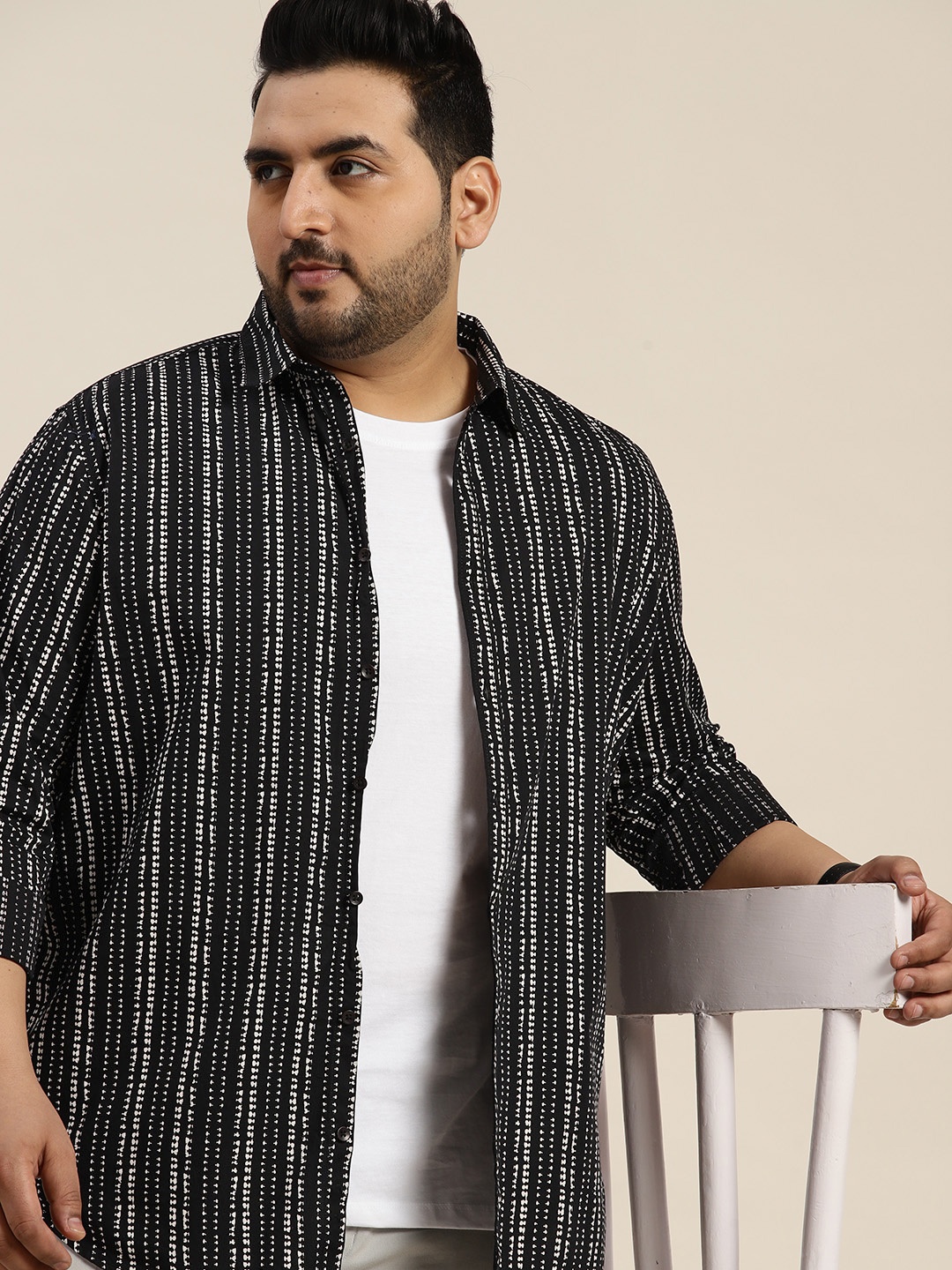 

Sztori Men Plus Size Pure Cotton Abstract Printed Casual Shirt, Black