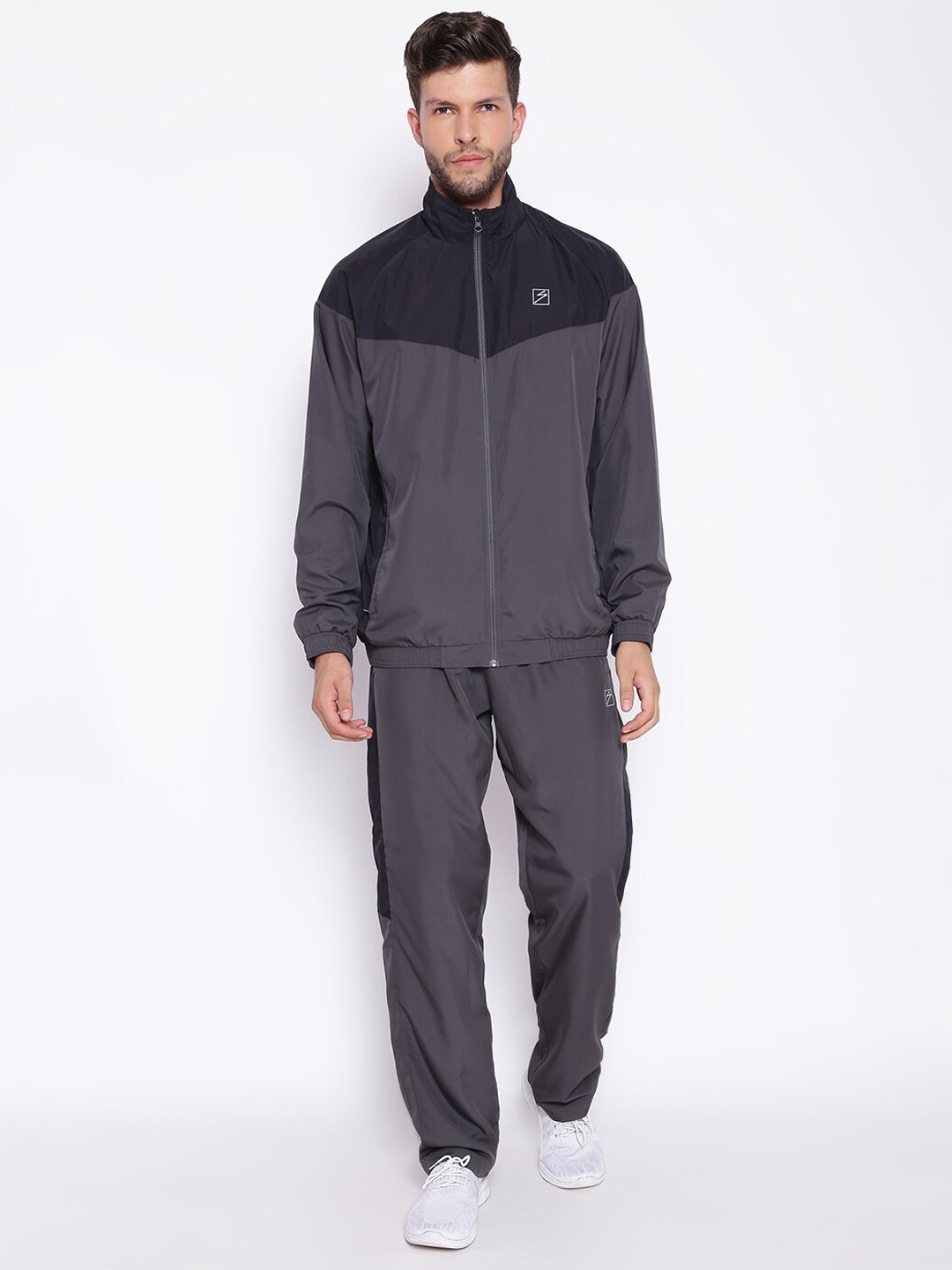 

UNPAR Men Grey & Navy Blue Colourblocked Tracksuit