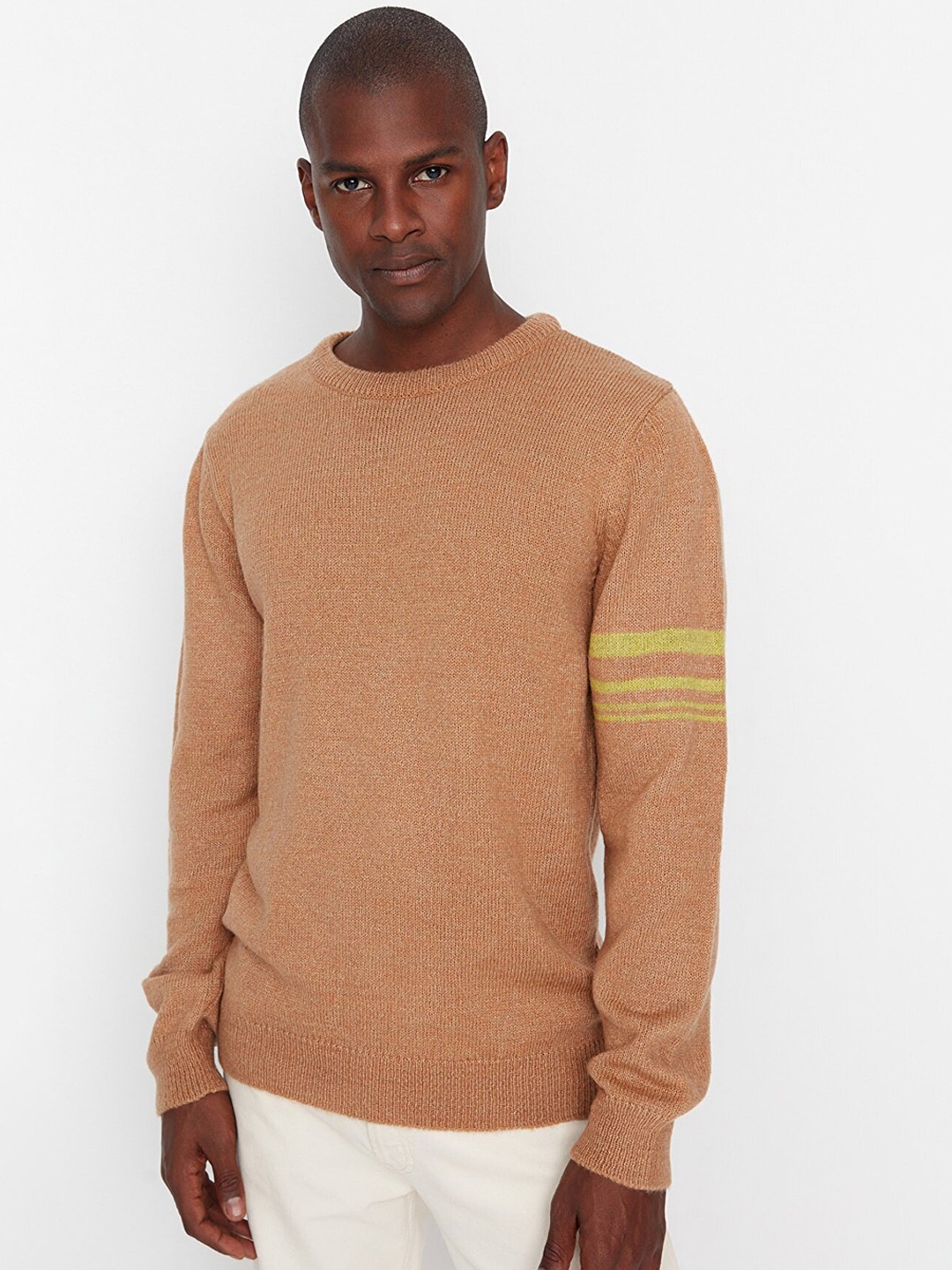 

Trendyol Men Round Neck Long Sleeves Pullover, Camel brown