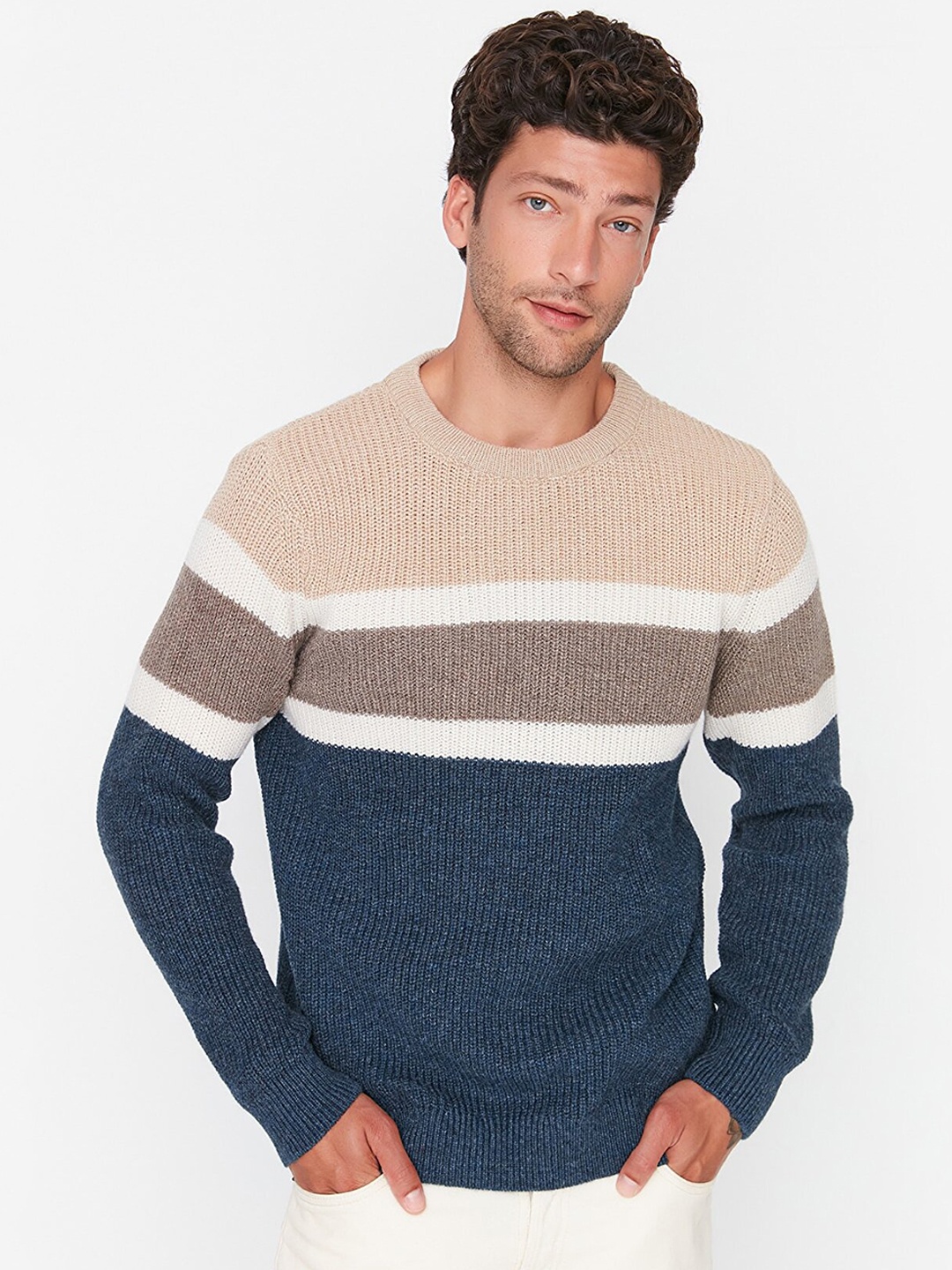 

Trendyol Men Beige & Blue Colourblocked Pullover