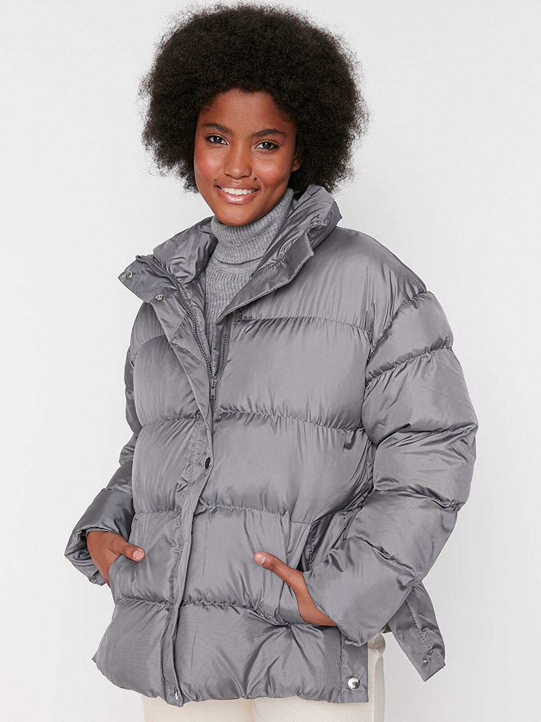 

Trendyol Women Charcoal Solid Puffer Jacket