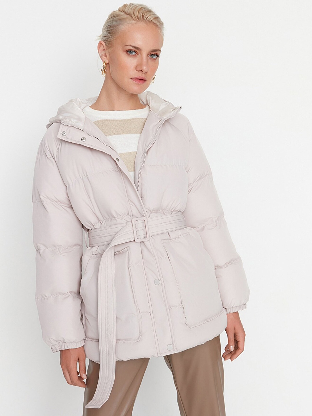 

Trendyol Women Grey Solid Hooded Puffer Jacket