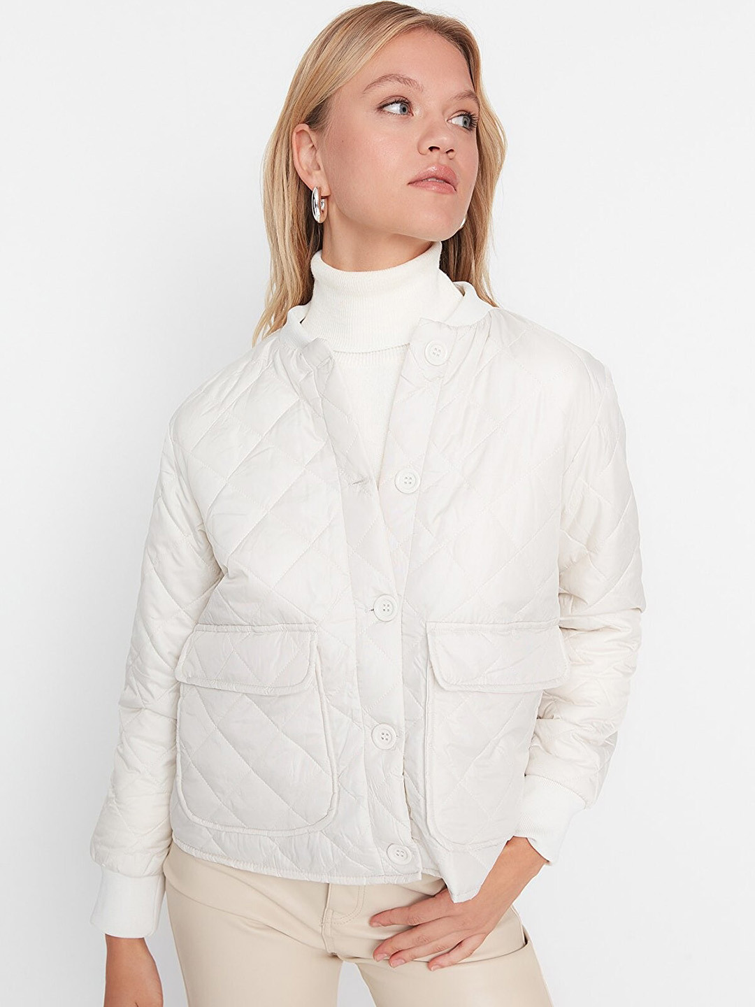 

Trendyol Women White Solid Quilted Jacket