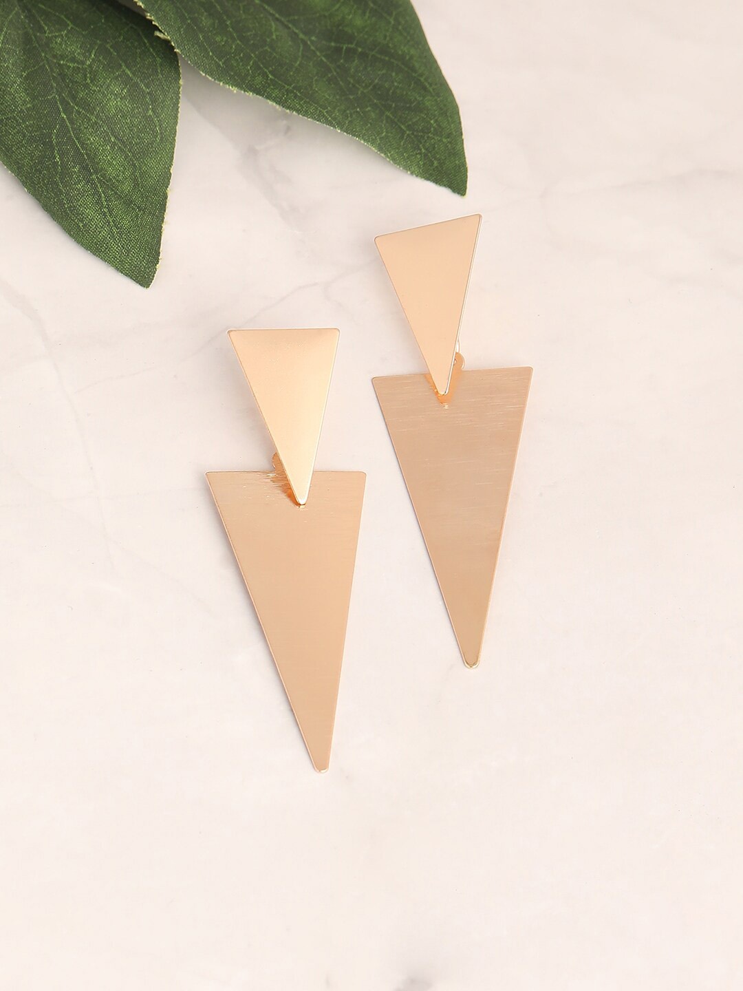 

SOHI Women Gold Plated Gold-Toned Geometric Drop Earrings