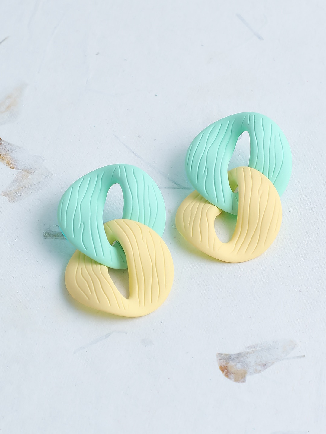 

SOHI Blue & Yellow Contemporary Drop Earrings