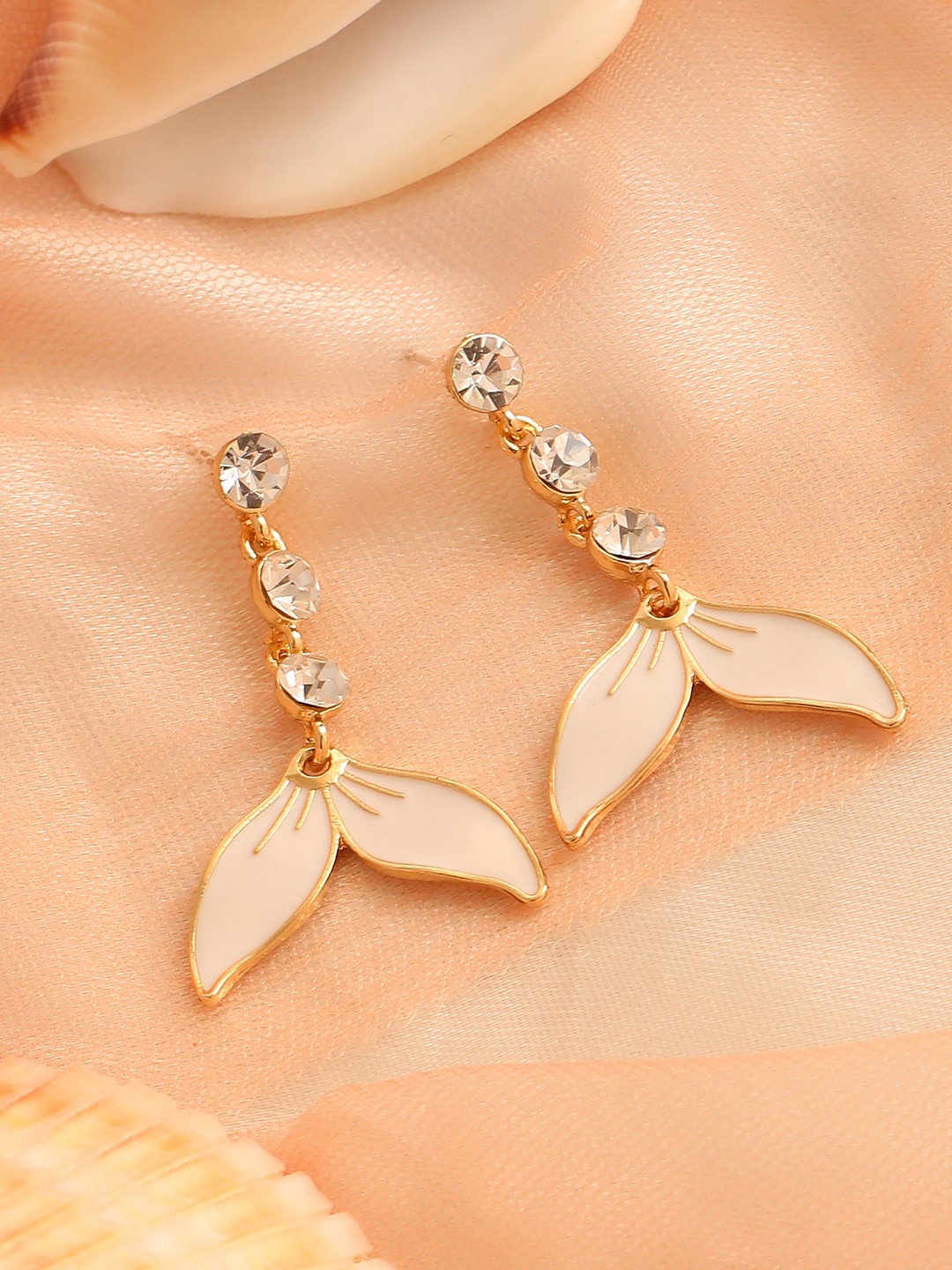 

SOHI Gold Plated White Contemporary Drop Earrings