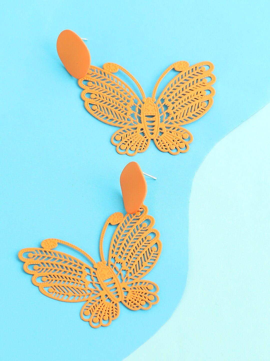 

SOHI Gold-Toned Contemporary Drop Earrings