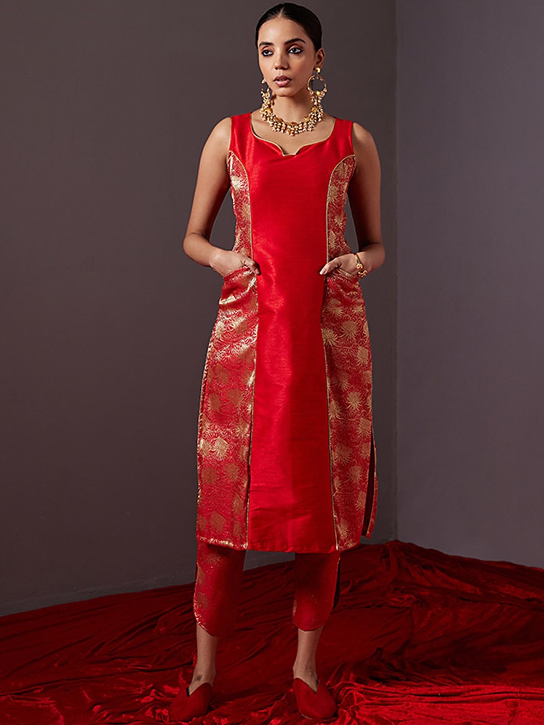Abhishti Floral Yoke Design V-Neck Cotton Kurta, Red
