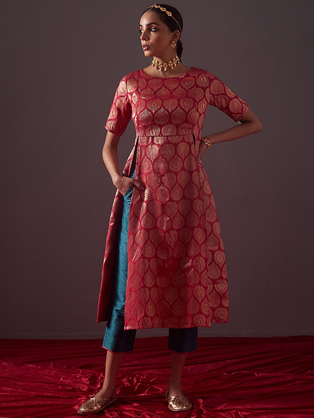 

Abhishti Woven Design Overlapped Banarasi Kurta, Pink