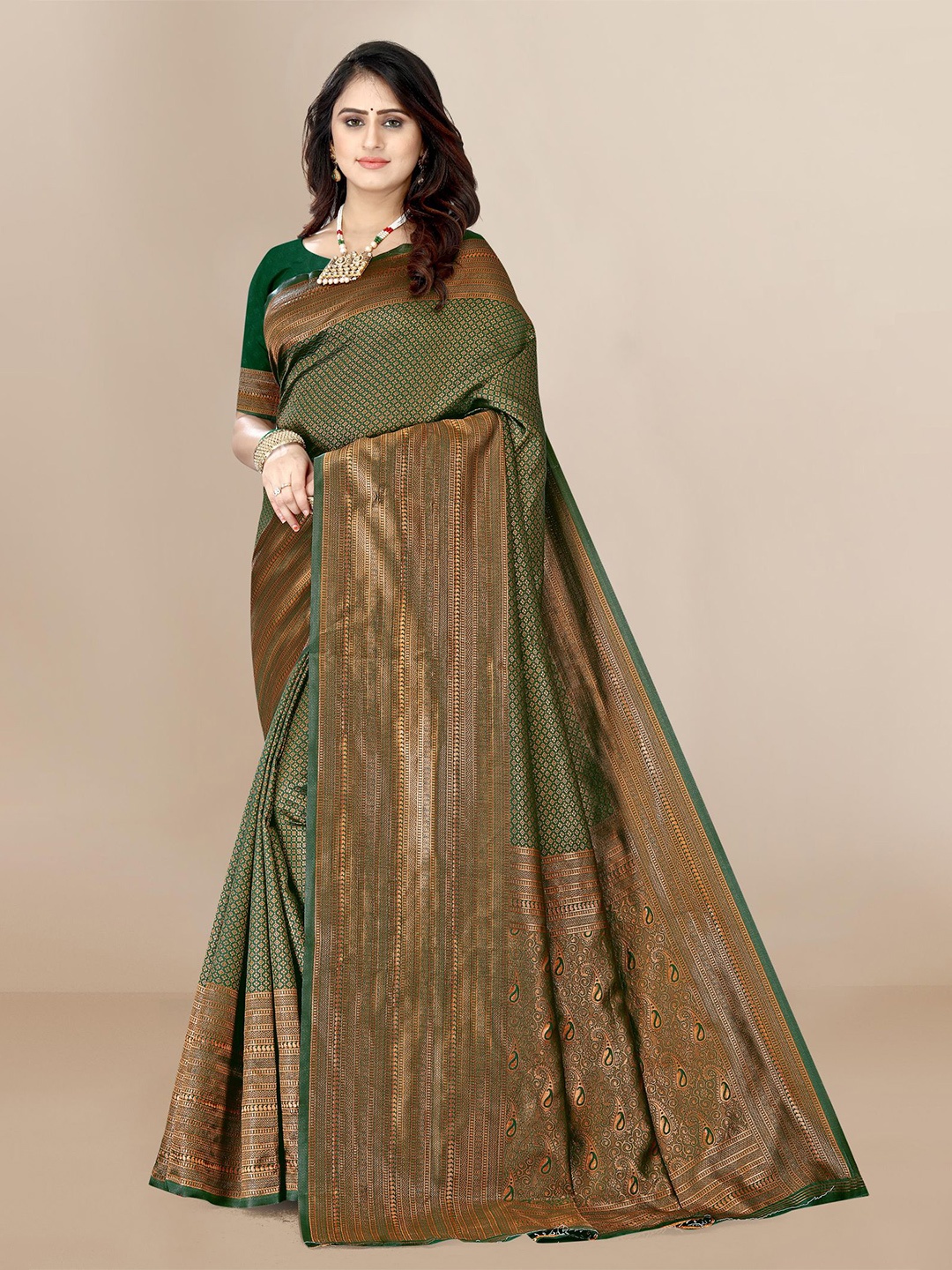 

VAIRAGEE Green & Gold-Toned Woven Design Zari Saree