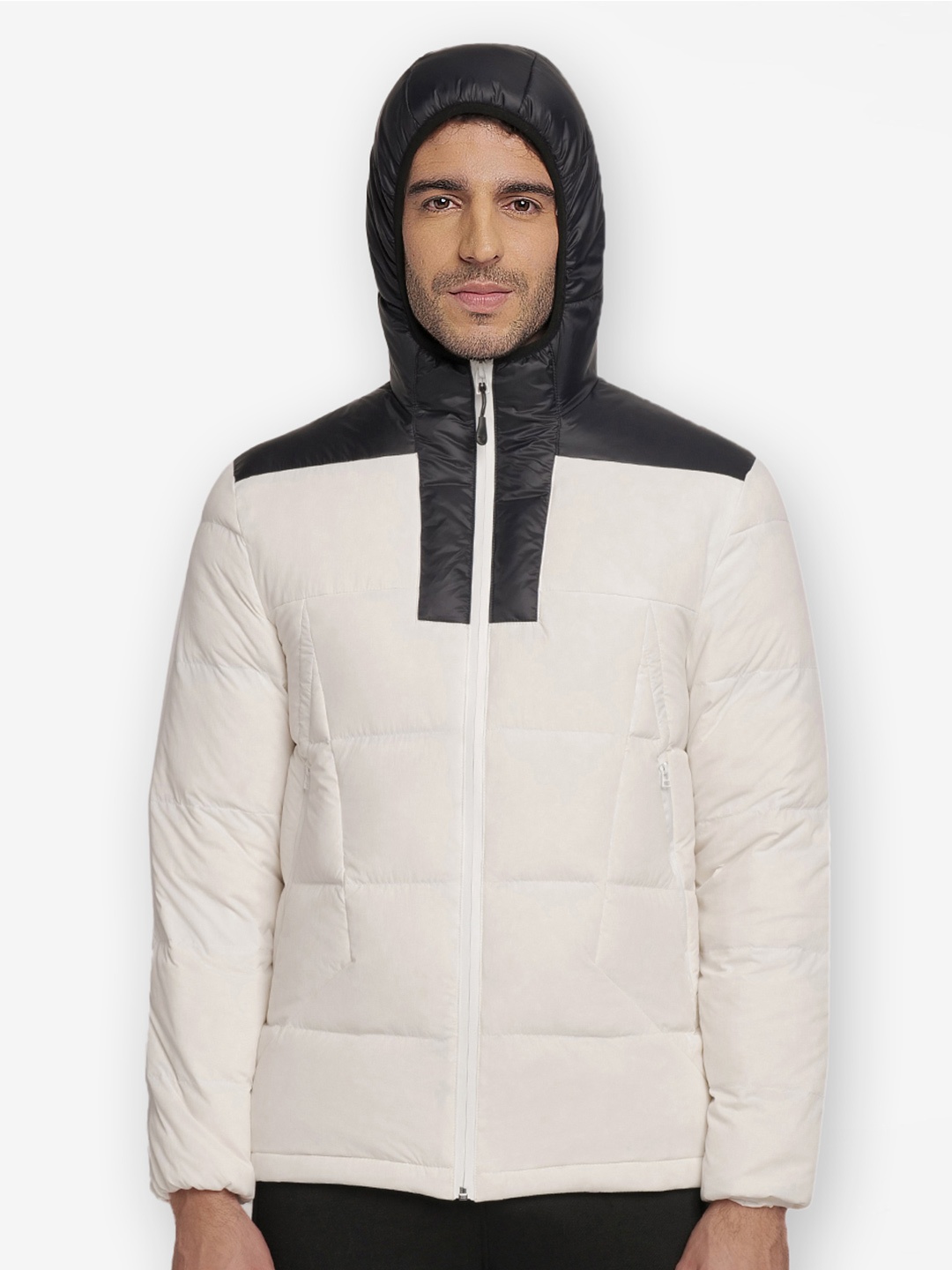 

Wildcraft Men White Water Resistant Outdoor Quilted Jacket