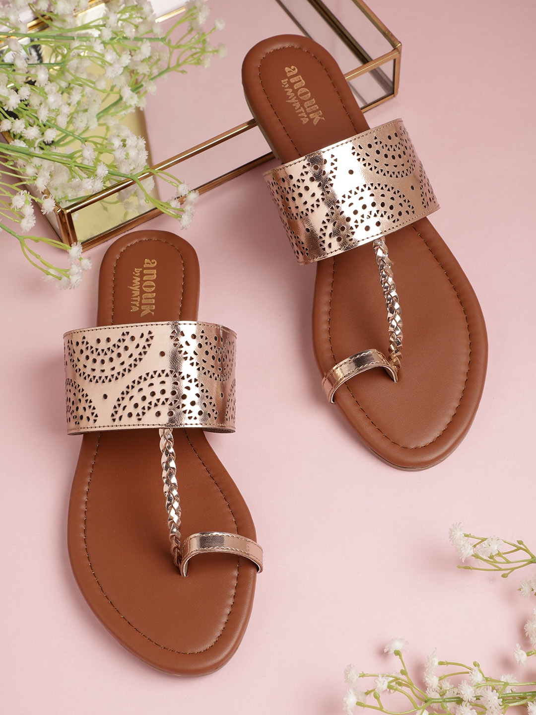 

Anouk Women Laser Cut Detail One Toe Flats, Rose gold