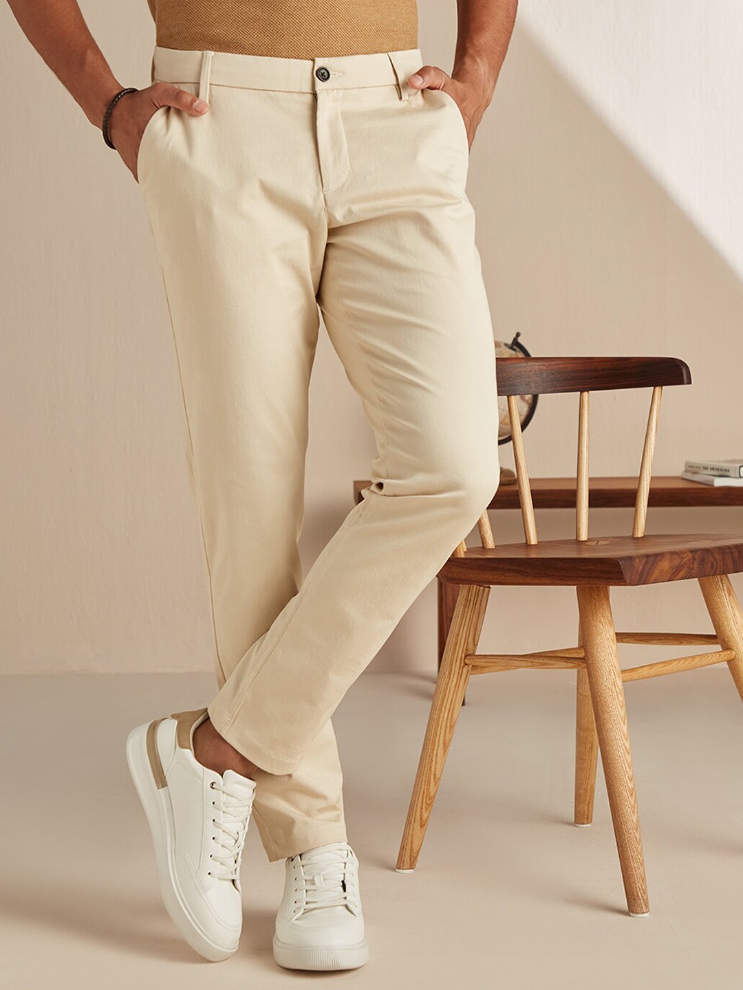 

Andamen Men Beige Solid Cotton Chinos Trousers
