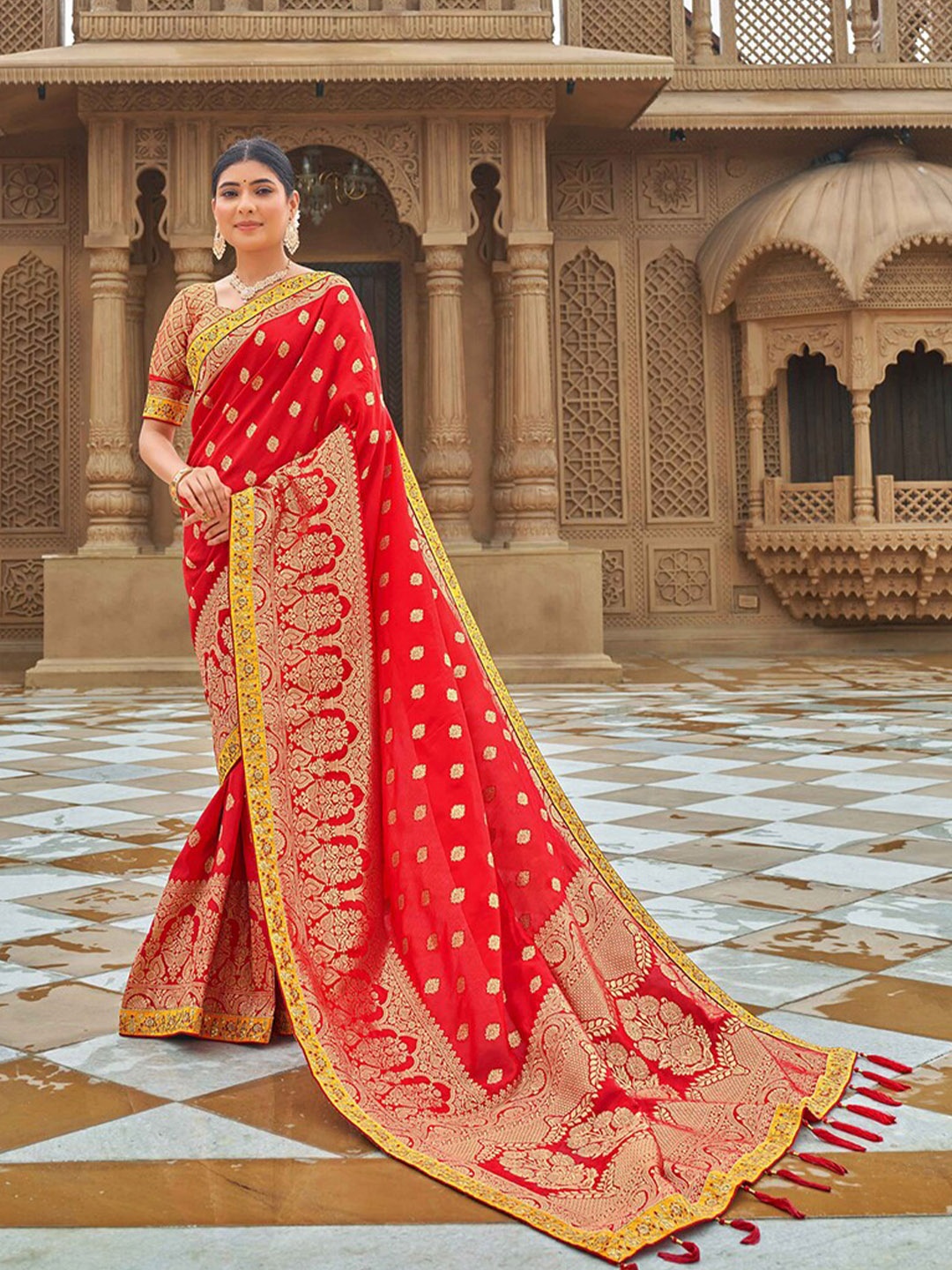 

MONJOLIKA FASHION Red & Gold-Toned Ethnic Motifs Embroidered Banarasi Saree