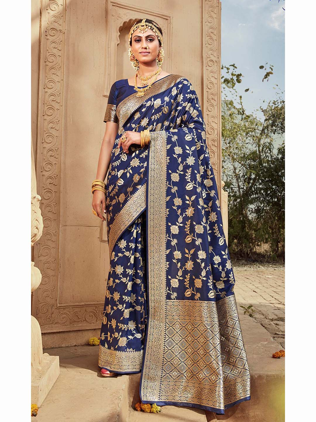 

MONJOLIKA FASHION Navy Blue & Gold-Toned Ethnic Motifs Zari Banarasi Saree