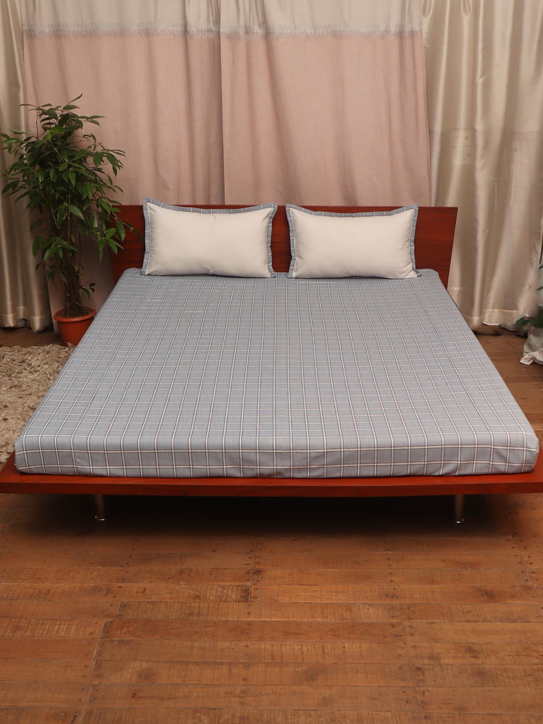 

ZEBA Blue & Off-white Checked Cotton Double Queen Bed Cover and 2 Pillows