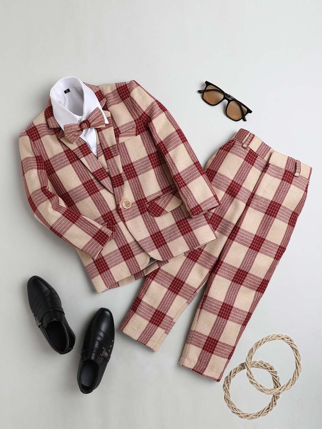 

Jeetethnics Boys Beige & Red Checked Single-Breasted 4-Piece Suit