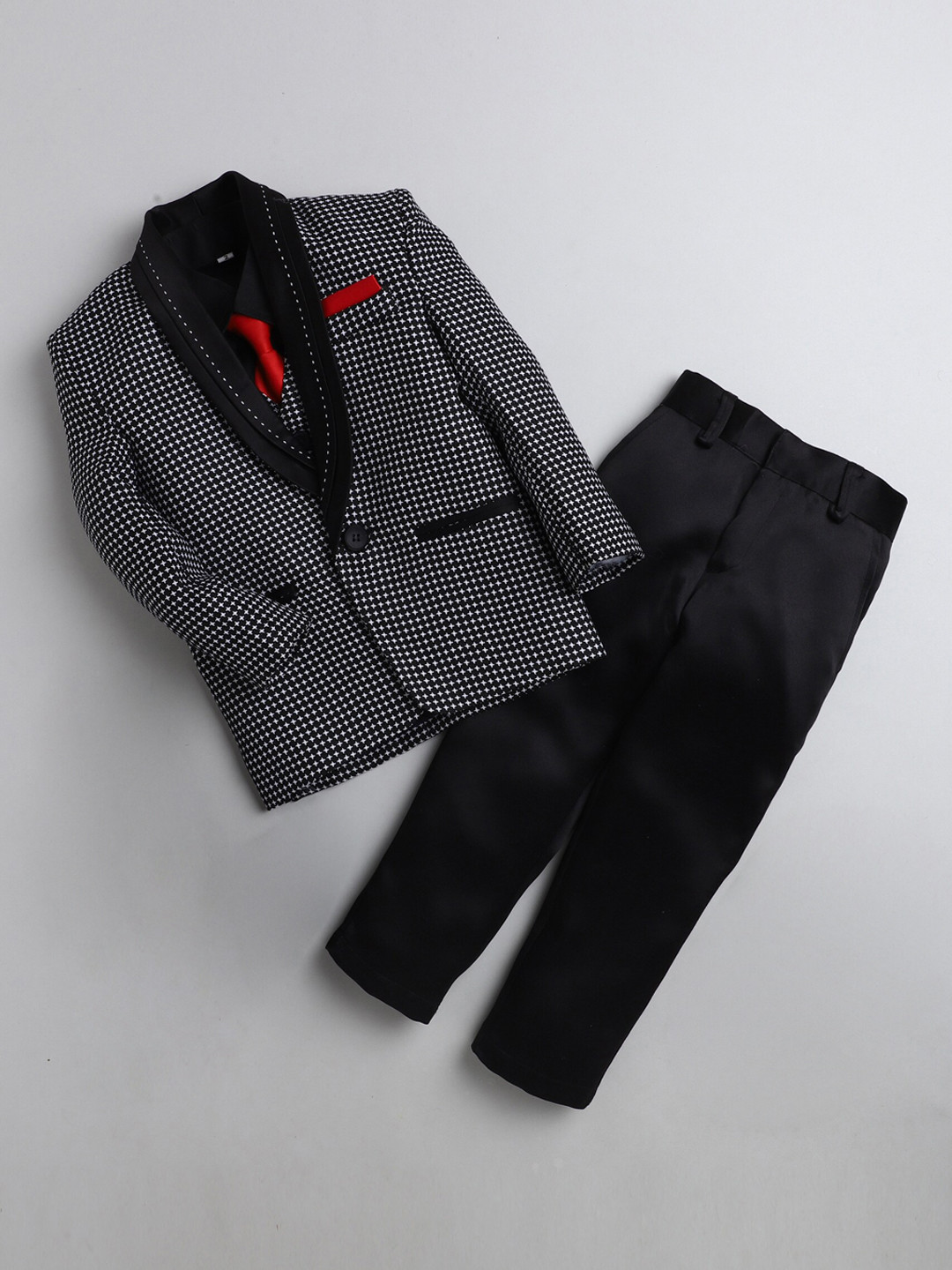 

Jeetethnics Boys Black Geometric Printed 4 Piece Tuxedo Regular-Fit Suit With Bow Tie