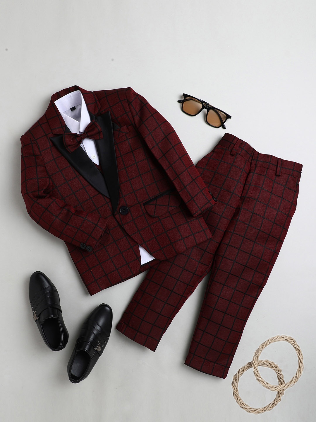 

Jeetethnics Boys Maroon & Black Checked Single-Breasted 4-Piece Suit