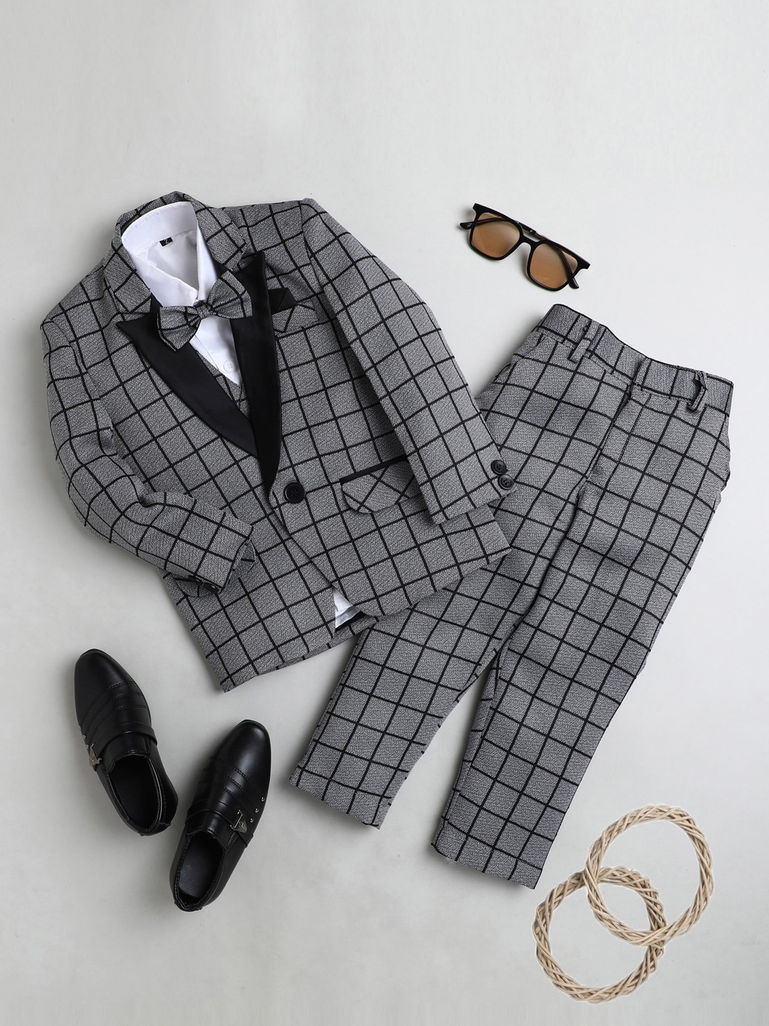 

Jeetethnics Boys Checked Single-Breasted 4-Piece Partywear Suit, Grey