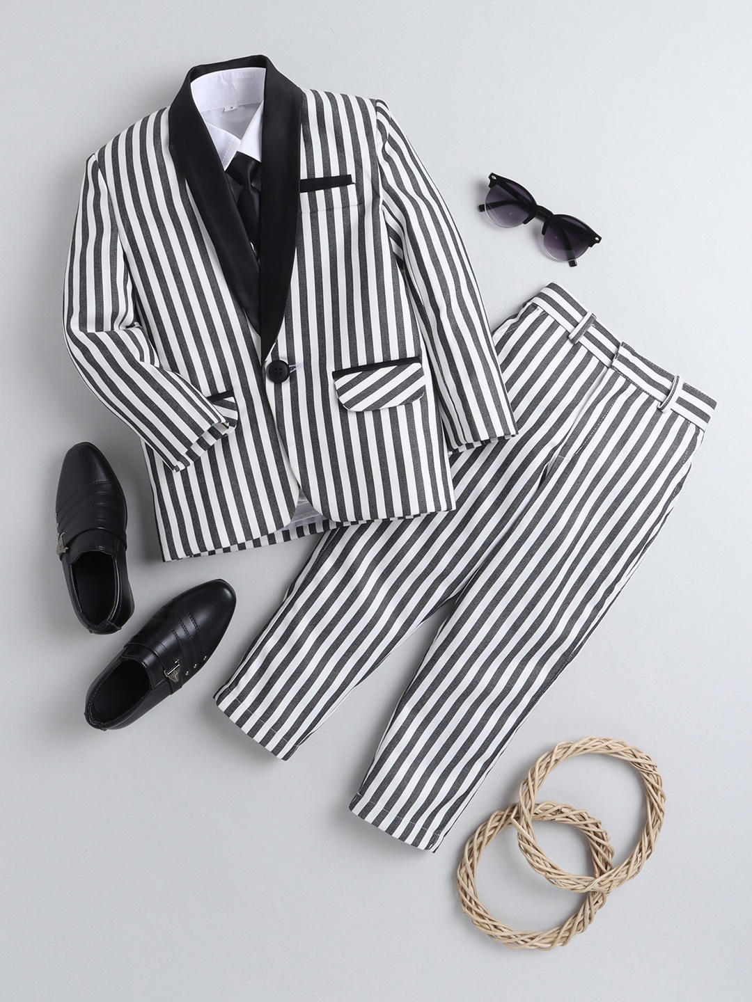 

Jeetethnics Infants Boys White & Black Striped Patterned Single-Breasted 4-Piece Suits