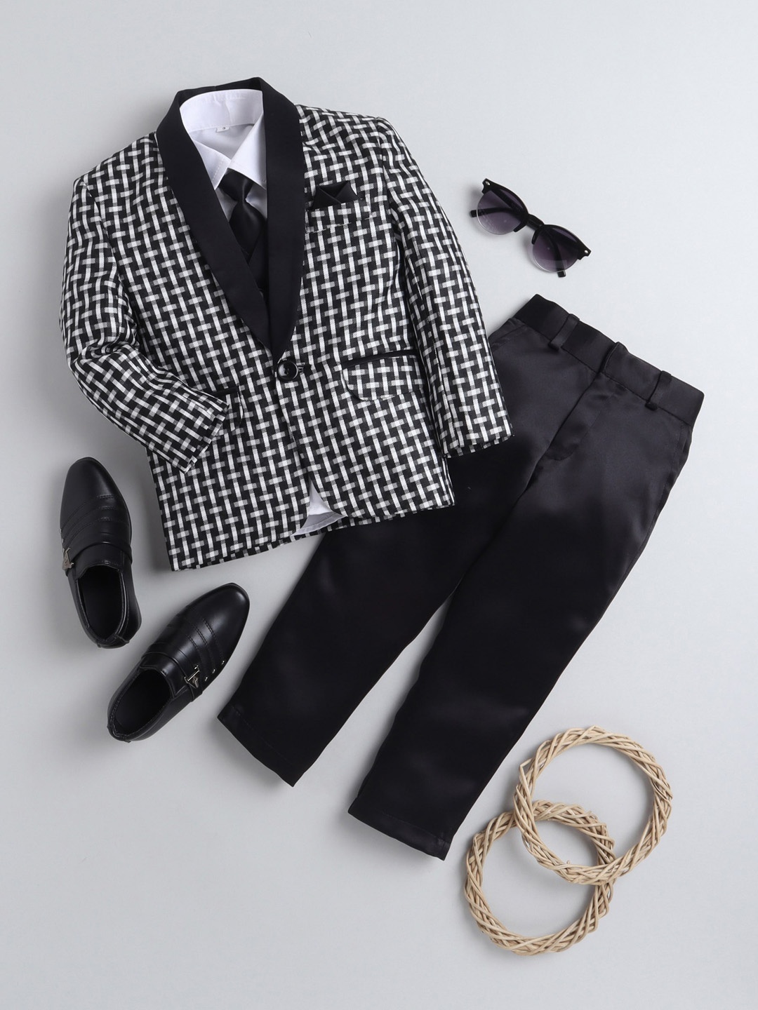 

Jeetethnics Boys Black & White Checked Tuxedo 4-Piece Suit