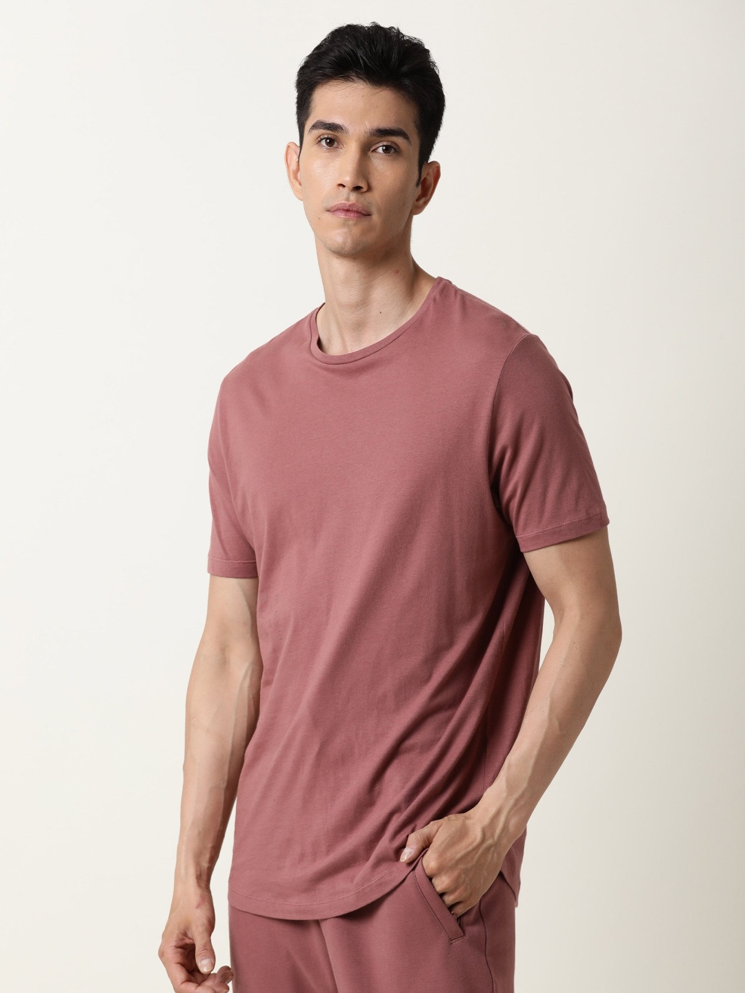 

ARTICALE Men Mauve Solid Slim Fit Cotton T-shirt